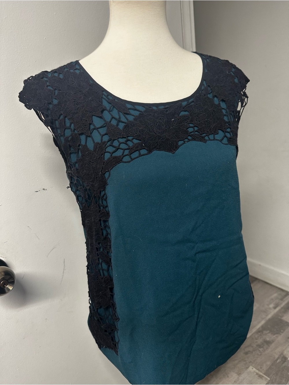 Ann Taylor Teal Sleeveless Top with Black Lace Trim